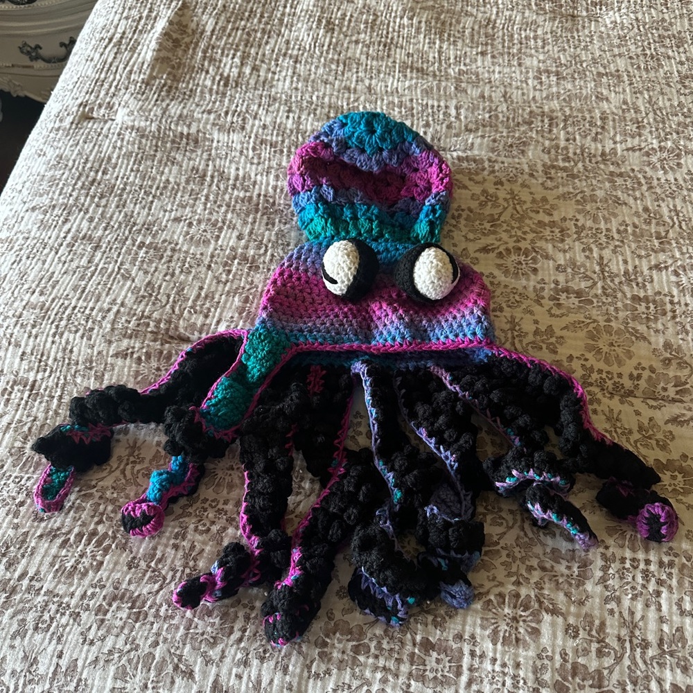 Octopus Crochet Hat - Picture 5 of 13